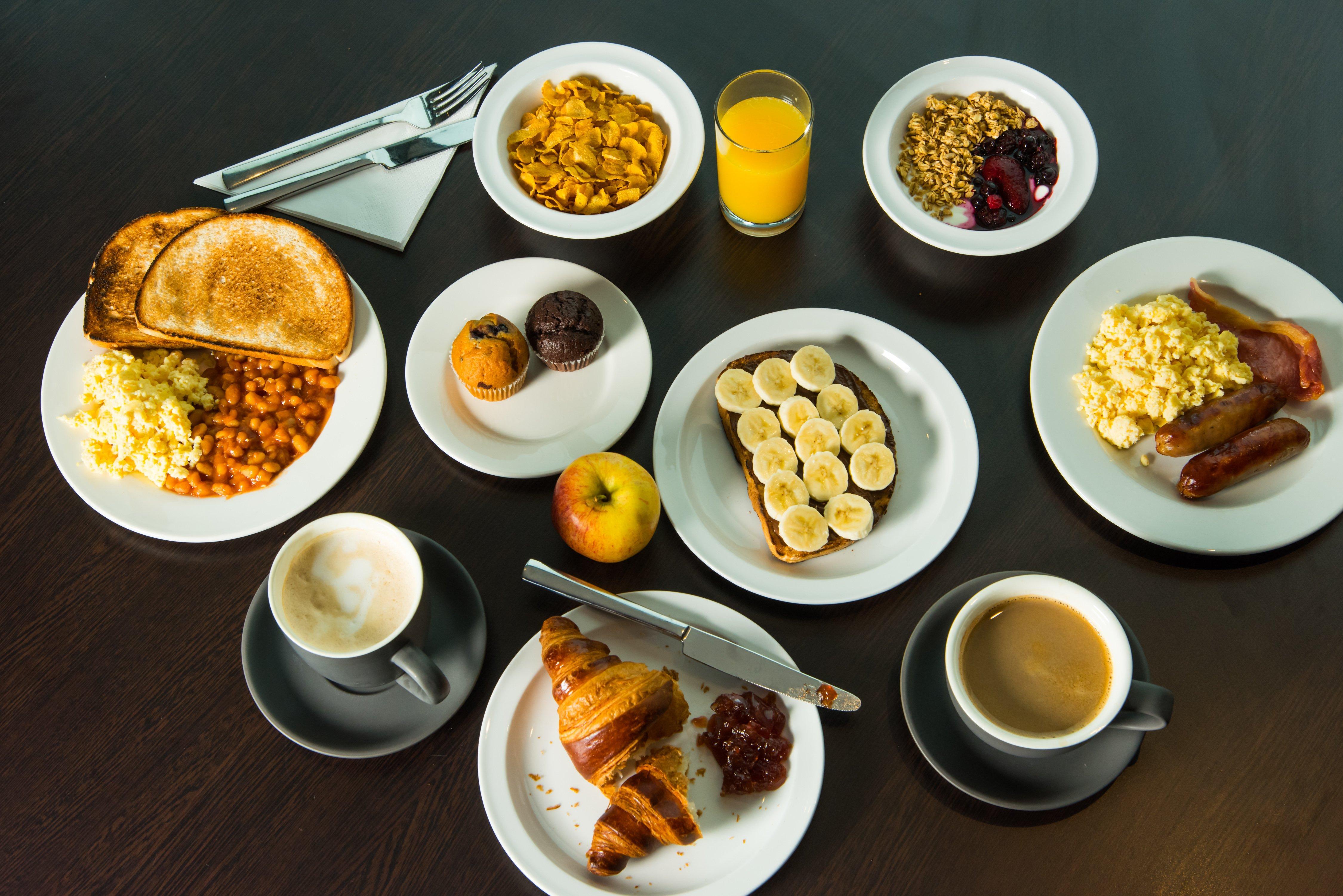 Holiday Inn Express Swansea East By Ihg Buitenkant foto