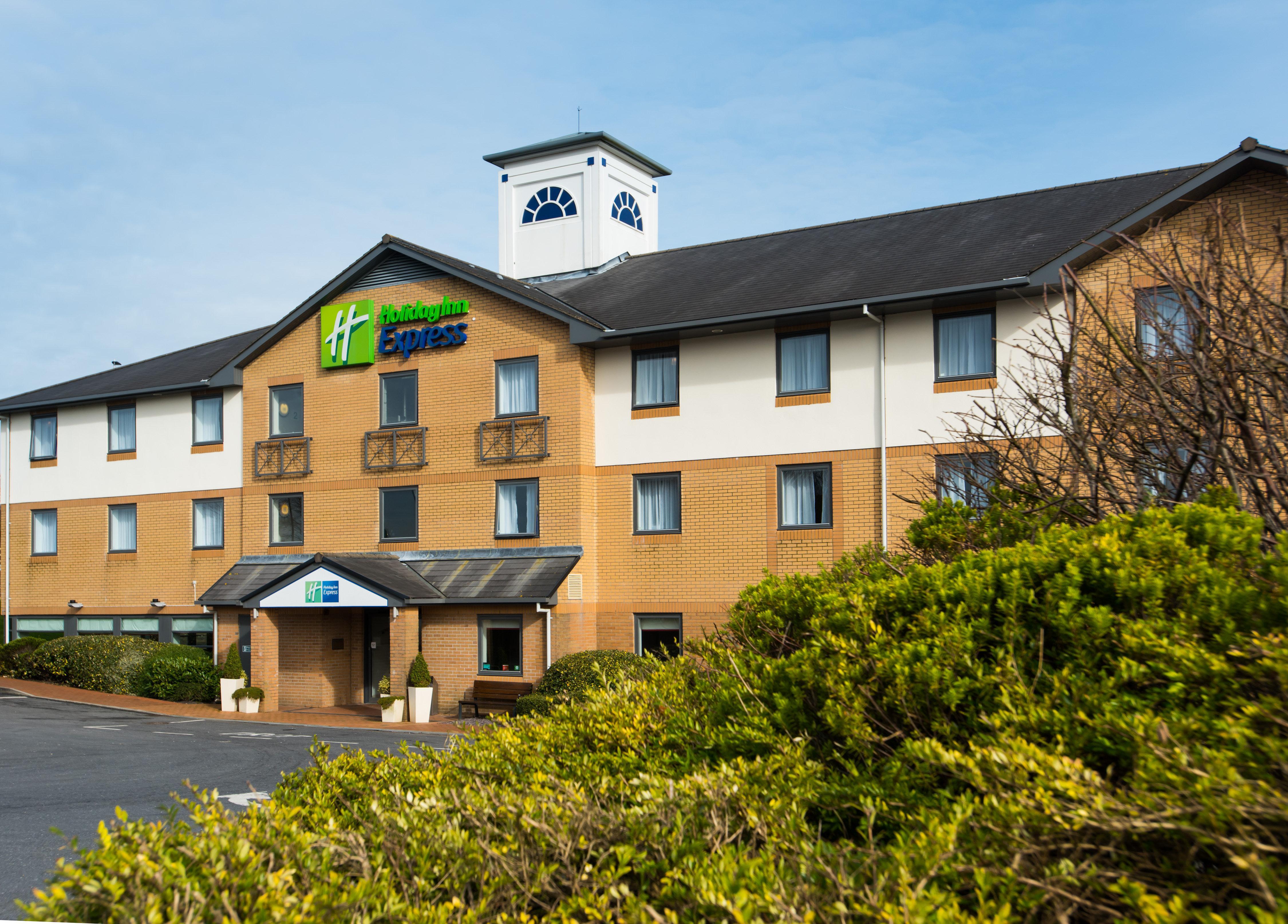 Holiday Inn Express Swansea East By Ihg Buitenkant foto