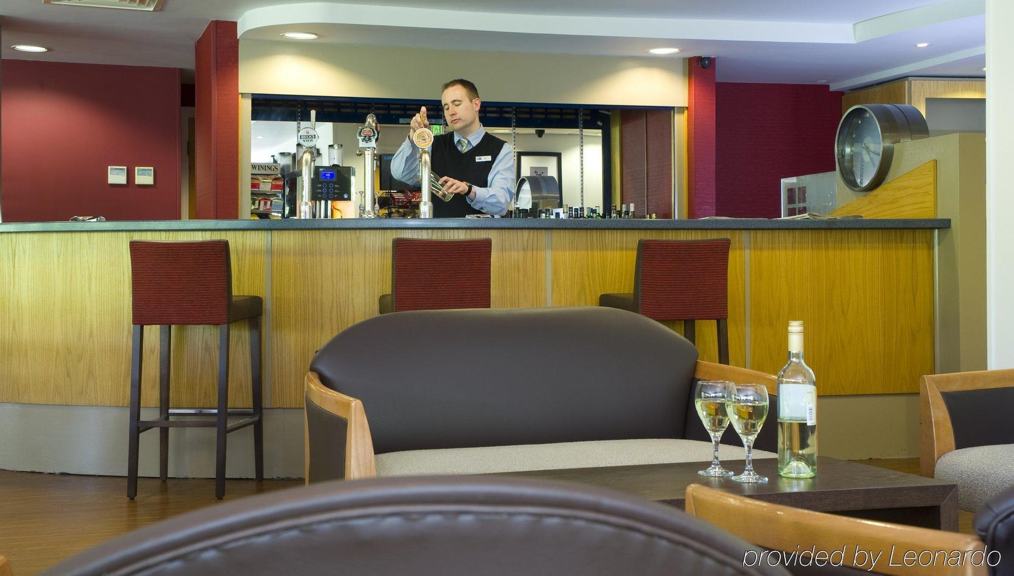 Holiday Inn Express Swansea East By Ihg Restaurant foto