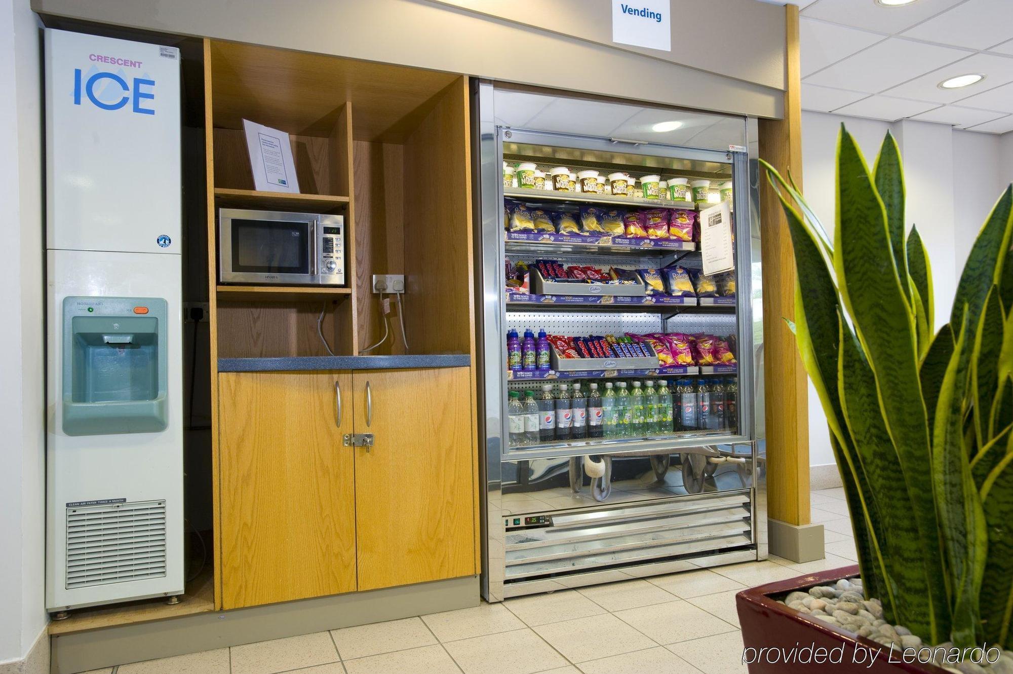 Holiday Inn Express Swansea East By Ihg Buitenkant foto