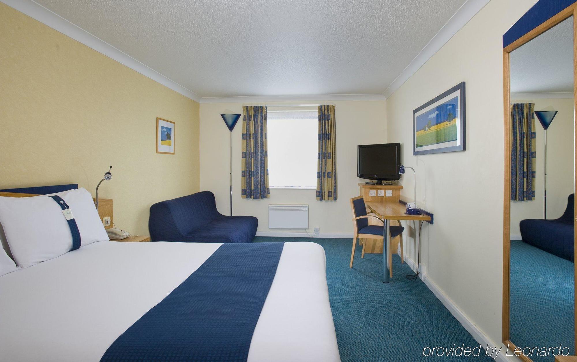Holiday Inn Express Swansea East By Ihg Buitenkant foto