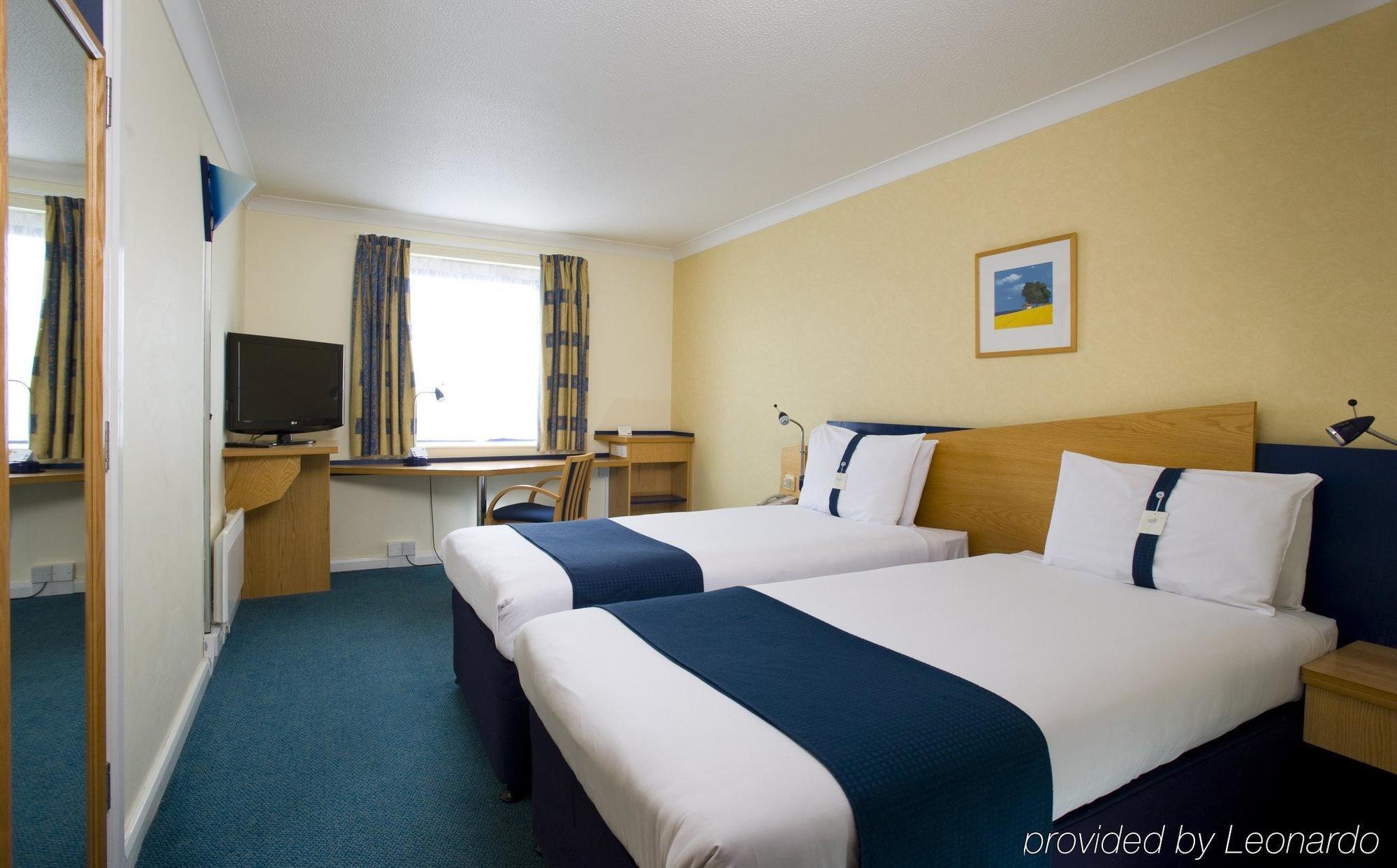 Holiday Inn Express Swansea East By Ihg Buitenkant foto